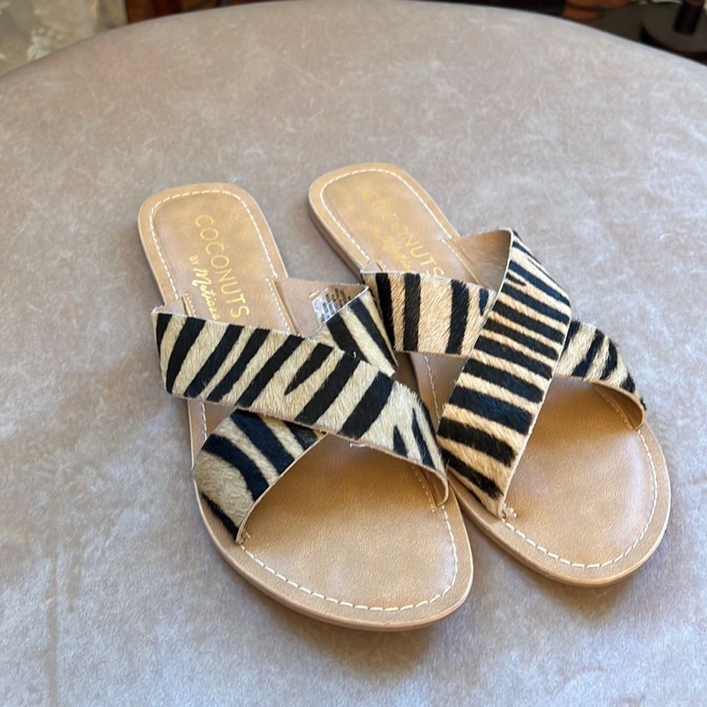 Coconuts by Matisse Sz 10 Zebra Style Cow hair Leather Slides Sandals EUC